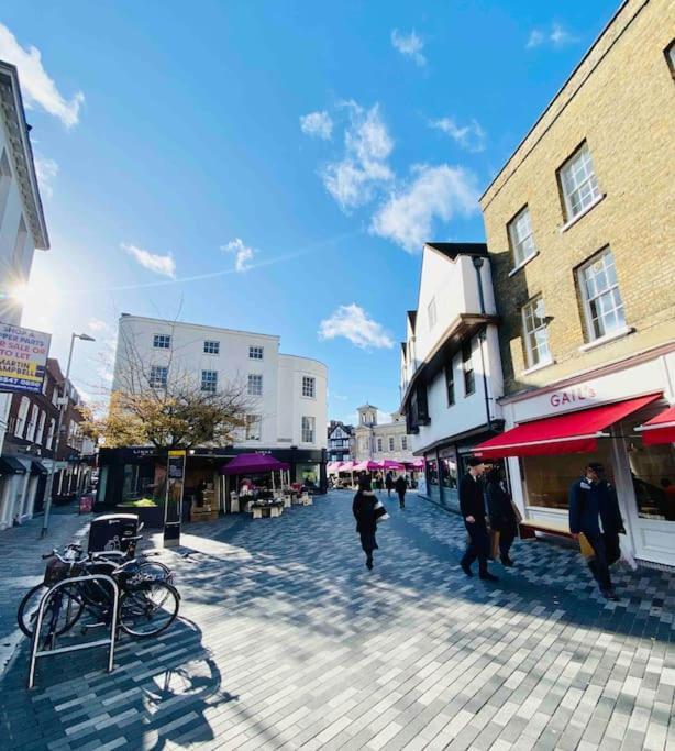 New Studio Flat Overlooking City Centre Kingston upon Thames  Exterior photo