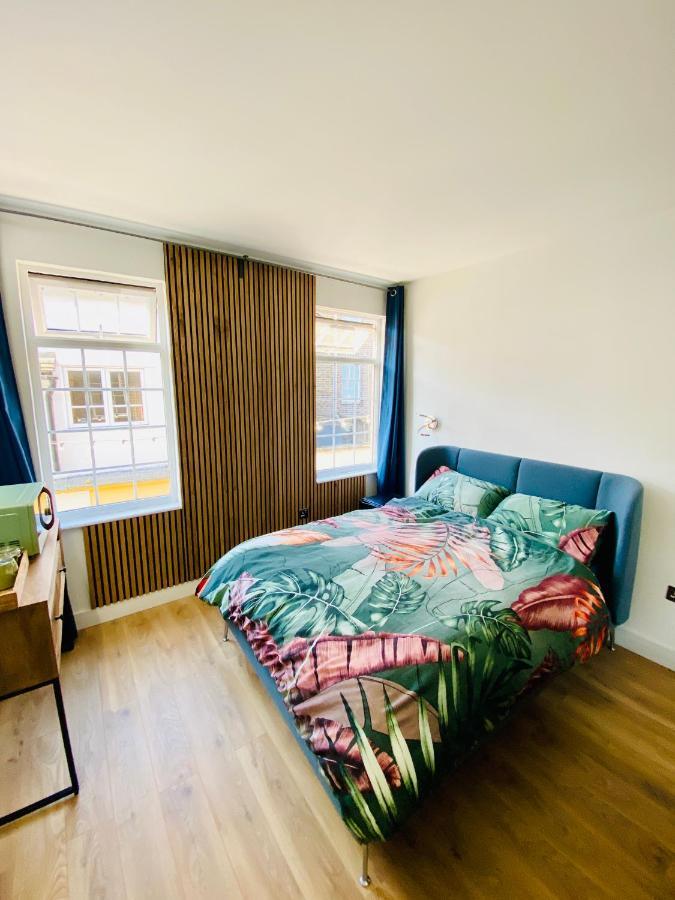 New Studio Flat Overlooking City Centre Kingston upon Thames  Exterior photo